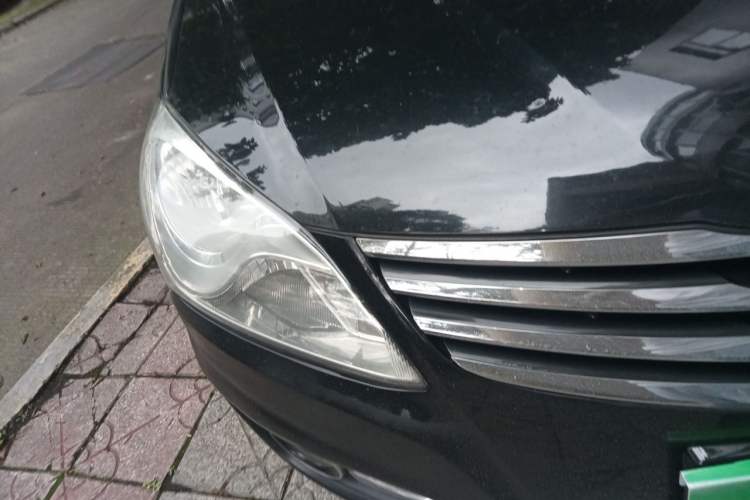 Used Hyundai Celesta 2011 1.6L Automatic Comfort Edition Right Front Headlight