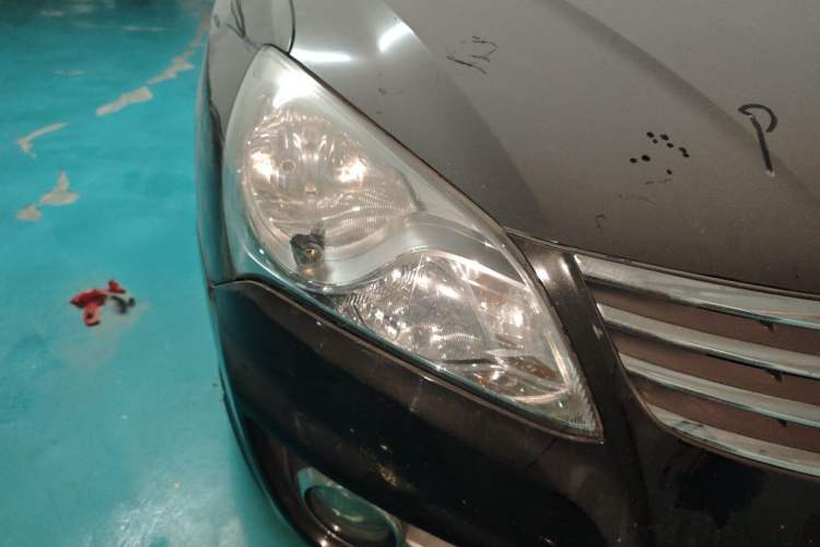 Used Hyundai Celesta 2011 1.6L Manual Comfort Edition Right Front Headlight