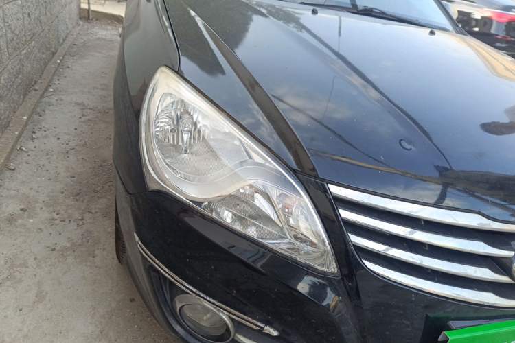 Used Hyundai Celesta 2011 1.6L Manual Comfort Edition Right Front Headlight