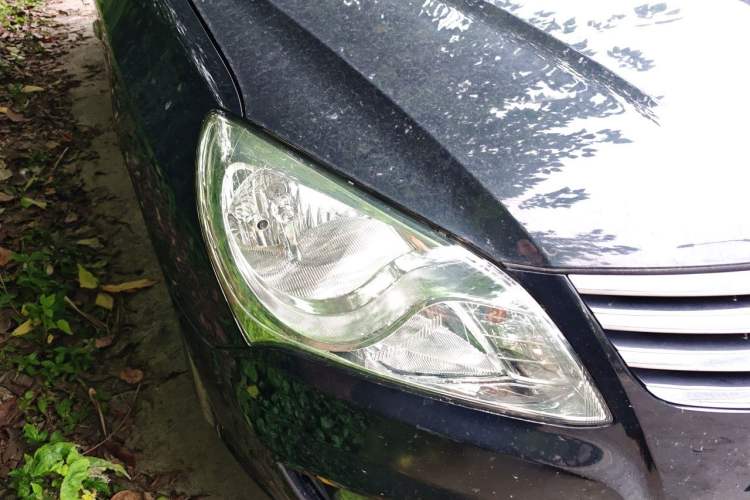 Used Hyundai Celesta 2011 1.6L Manual Comfort Edition Right Front Headlight