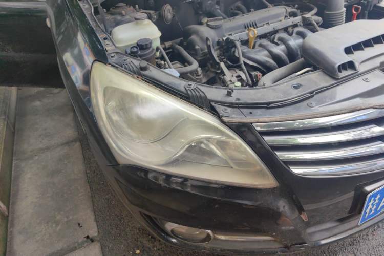 Used Hyundai Celesta 2011 1.6L Automatic Comfort Edition Right Front Headlight