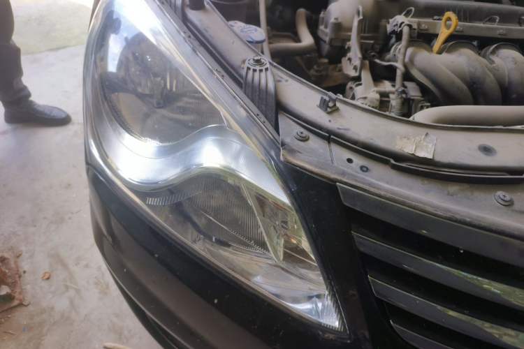 Used Hyundai Celesta 2011 1.6L Manual Top Trim Right Front Headlight