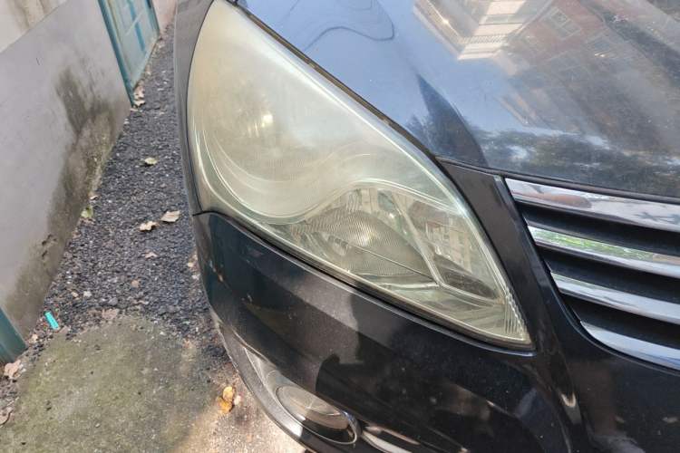 Used Hyundai Celesta 2011 1.6L Manual Luxury Model Right Front Headlight