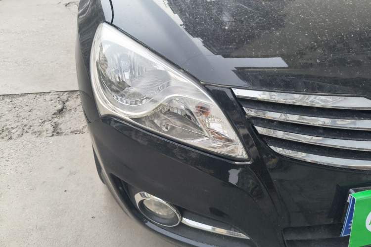 Used Hyundai Celesta 2011 1.6L Automatic Luxury Version Right Front Headlight