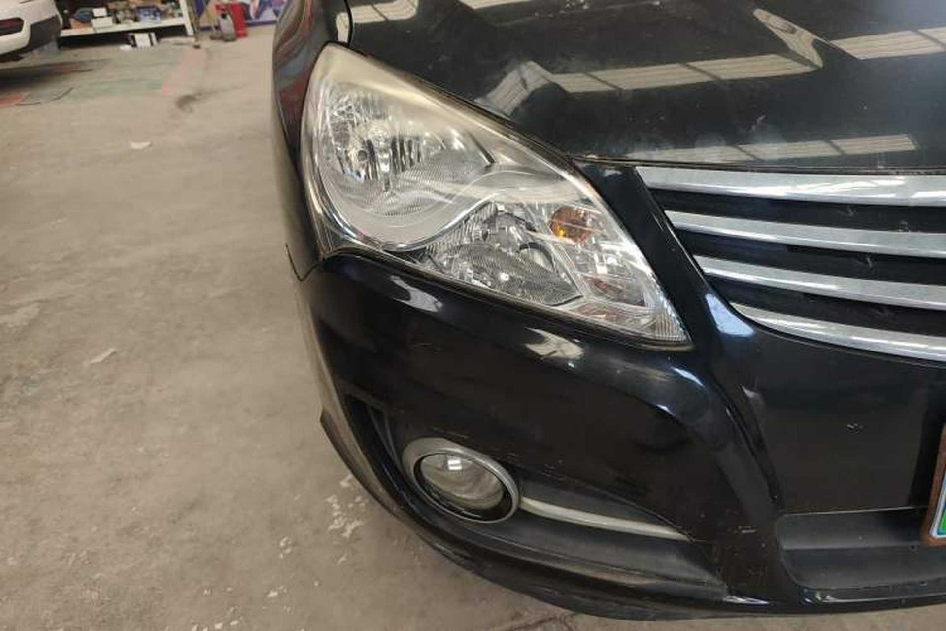 Used Hyundai Celesta 2011 1.6L Manual Comfort Edition Right Front Headlight