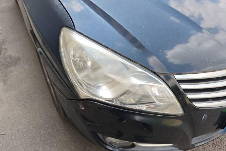 Used Hyundai Celesta 2011 1.6L Manual Comfort Edition Right Front Headlight