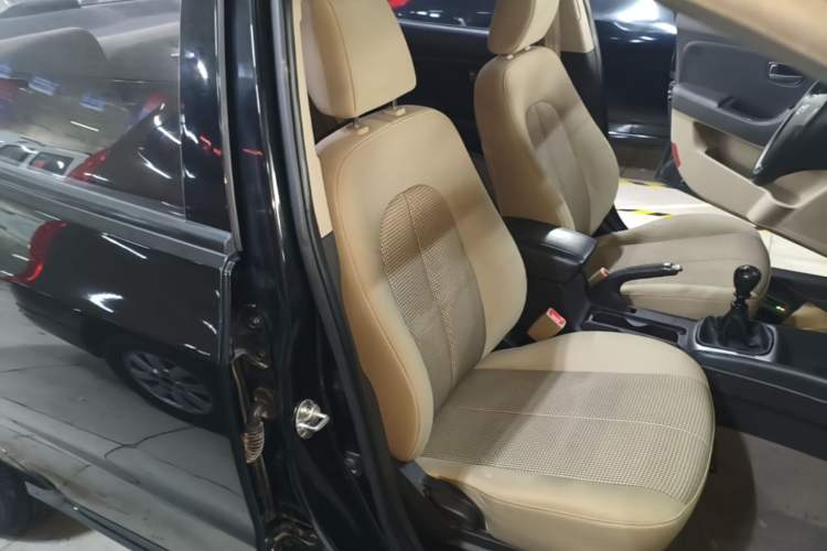Used Hyundai Celesta 2011 1.6L Manual Comfort Edition Right Front Seat