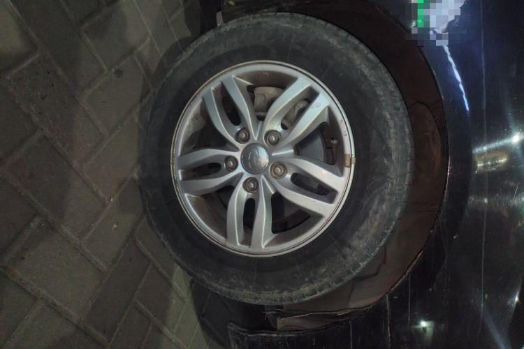 Used Hyundai Celesta 2011 1.6L Automatic Luxury Version Right Front Wheel Hub