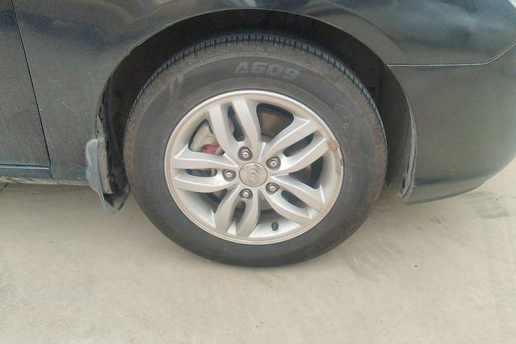Used Hyundai Celesta 2011 1.6L Manual Comfort Edition Right Front Wheel Hub