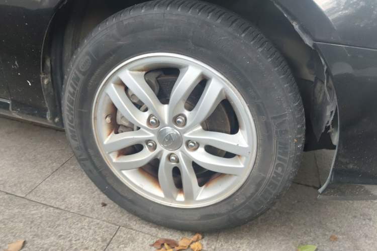 Used Hyundai Celesta 2011 1.6L Manual Comfort Edition Right Front Wheel Hub