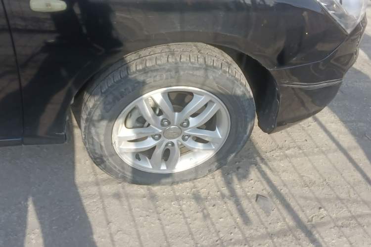 Used Hyundai Celesta 2011 1.6L Manual Comfort Edition Right Front Wheel Hub