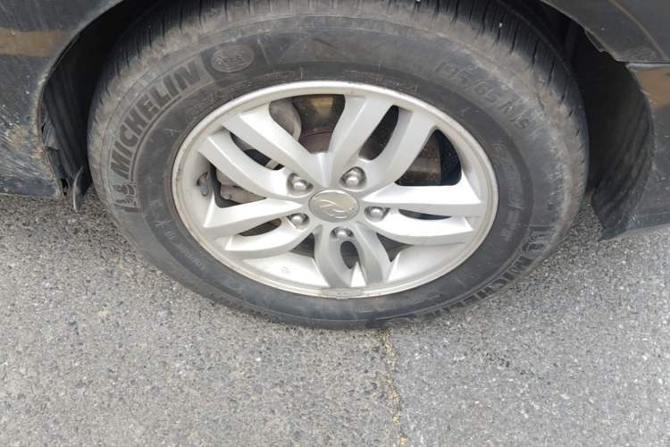 Used Hyundai Celesta 2011 1.6L Manual Luxury Model Right Front Wheel Hub