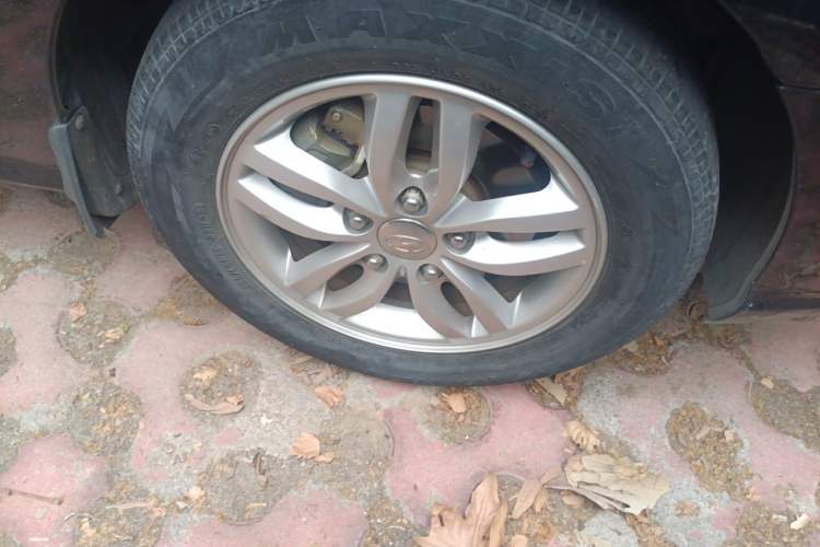 Used Hyundai Celesta 2011 1.6L Manual Comfort Edition Right Front Wheel Hub