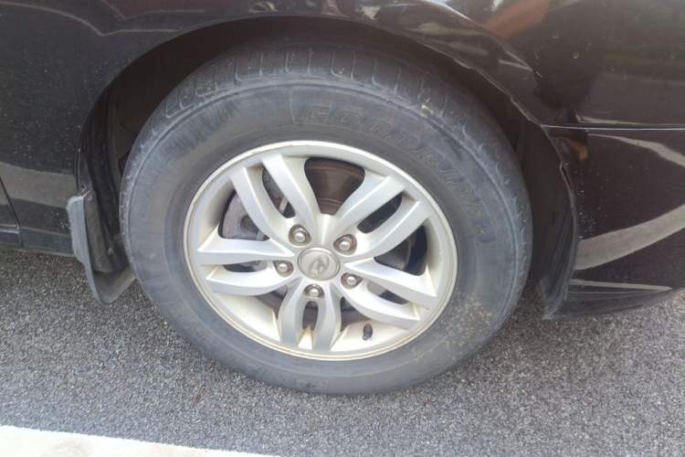 Used Hyundai Celesta 2011 1.6L Automatic Luxury Version Right Front Wheel Hub