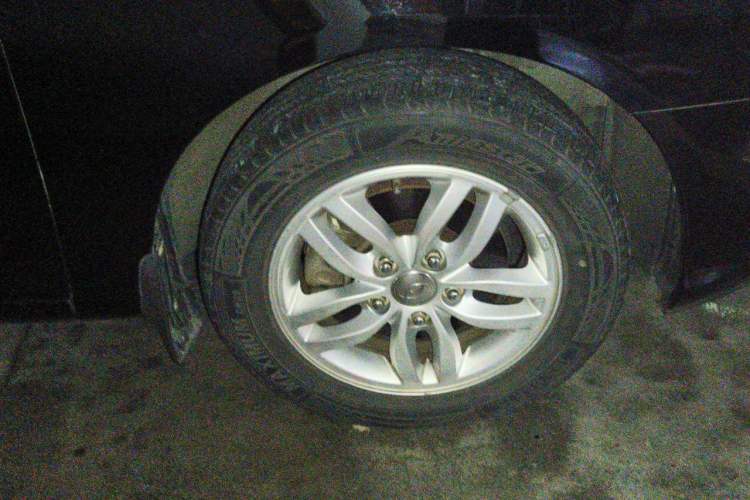 Used Hyundai Celesta 2011 1.6L Manual Comfort Edition Right Front Wheel Hub