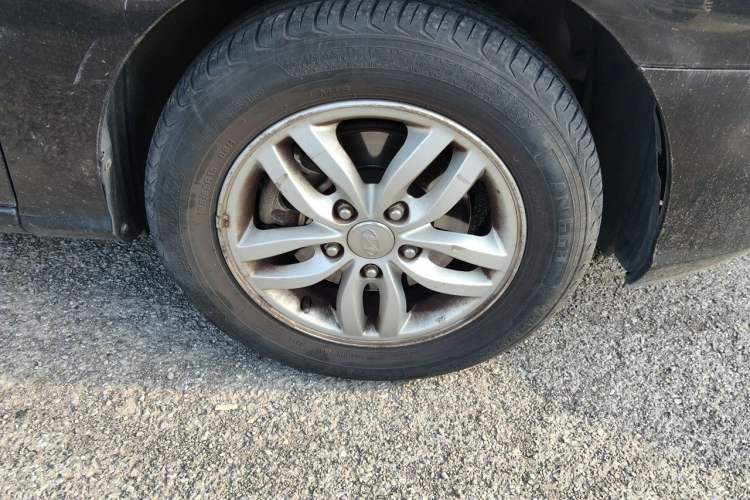 Used Hyundai Celesta 2011 1.6L Manual Comfort Edition Right Front Wheel Hub