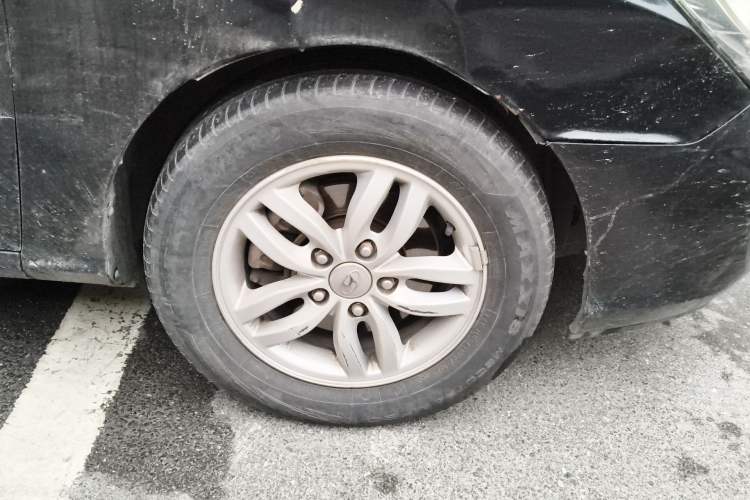 Used Hyundai Celesta 2011 1.6L Manual Luxury Model Right Front Wheel Hub