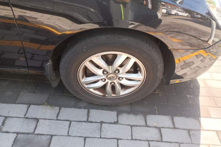 Used Hyundai Celesta 2011 1.6L Manual Luxury Model Right Front Wheel Hub