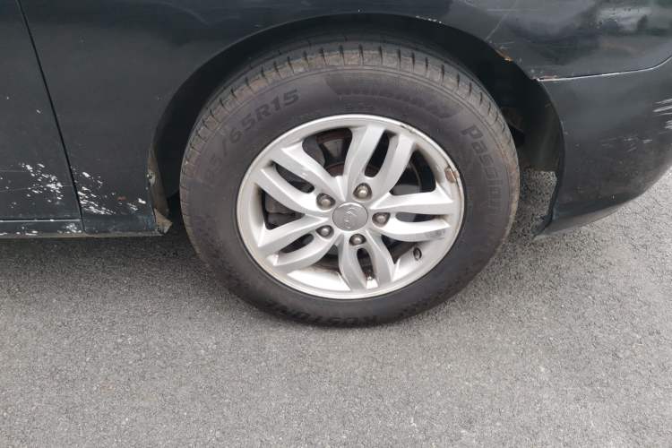 Used Hyundai Celesta 2011 1.6L Manual Luxury Model Right Front Wheel Hub