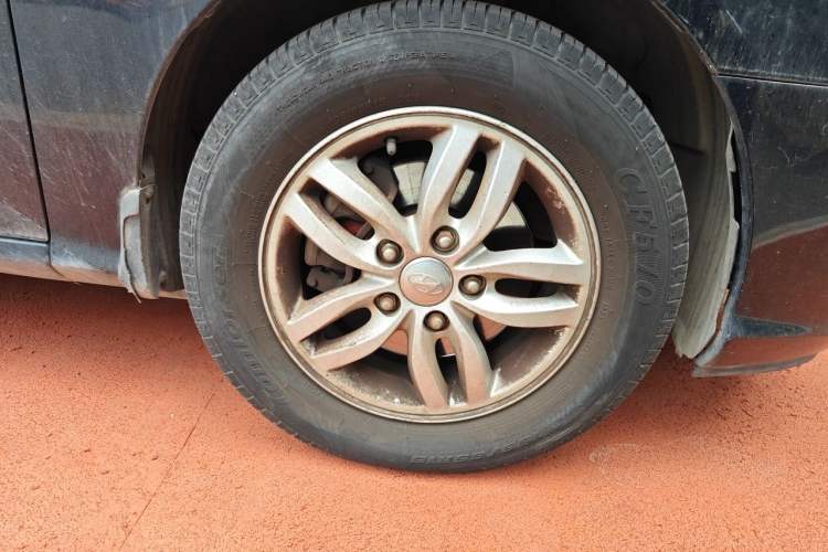 Used Hyundai Celesta 2011 1.6L Automatic Luxury Version Right Front Wheel Hub