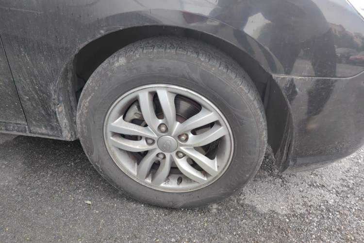 Used Hyundai Celesta 2011 1.6L Automatic Comfort Edition Right Front Wheel Hub