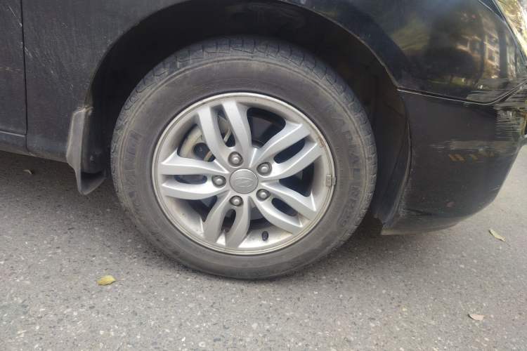 Used Hyundai Celesta 2011 1.6L Manual Comfort Edition Right Front Wheel Hub