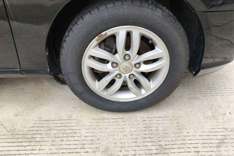 Used Hyundai Celesta 2011 1.6L Manual Comfort Edition Right Front Wheel Hub