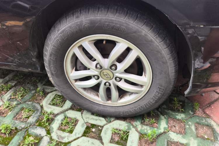 Used Hyundai Celesta 2011 1.6L Manual Comfort Edition Right Front Wheel Hub