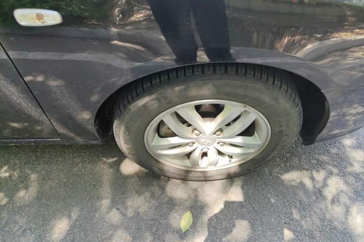 Used Hyundai Celesta 2011 1.6L Automatic Comfort Edition Right Front Wheel Hub