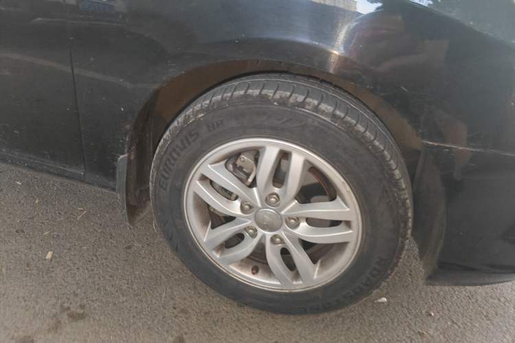 Used Hyundai Celesta 2011 1.6L Manual Comfort Edition Right Front Wheel Hub