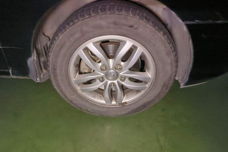 Used Hyundai Celesta 2011 1.6L Manual Luxury Model Right Front Wheel Hub