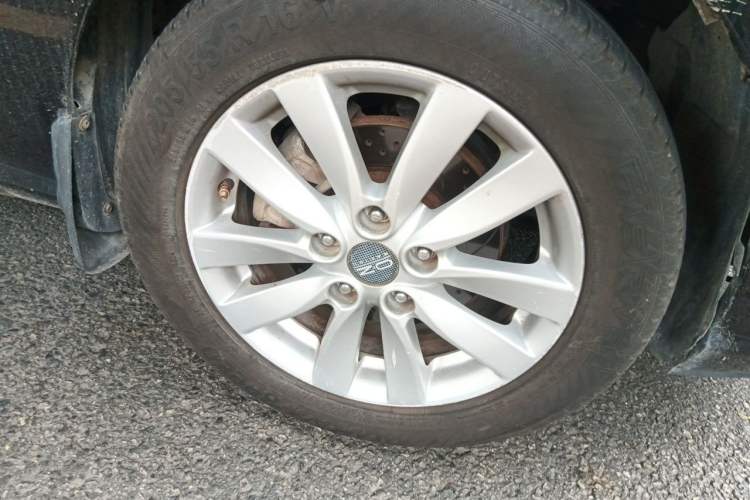 Used Hyundai Celesta 2011 1.6L Automatic Luxury Version Right Front Wheel Hub