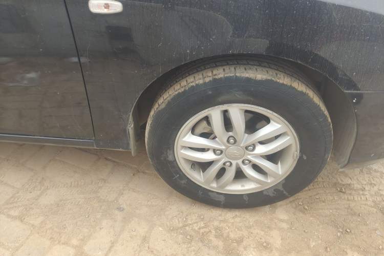 Used Hyundai Celesta 2011 1.6L Manual Comfort Edition Right Front Wheel Hub