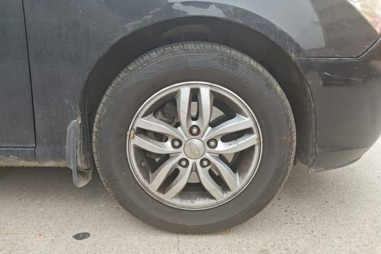 Used Hyundai Celesta 2011 1.6L Manual Luxury Model Right Front Wheel Hub