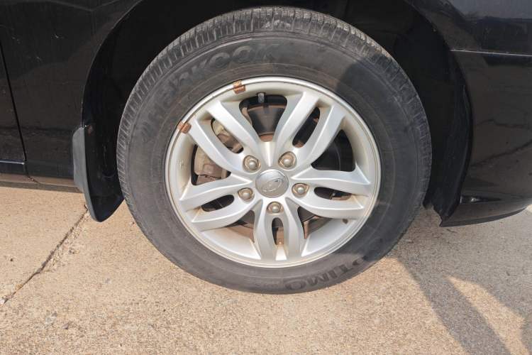 Used Hyundai Celesta 2011 1.6L Manual Comfort Edition Right Front Wheel Hub