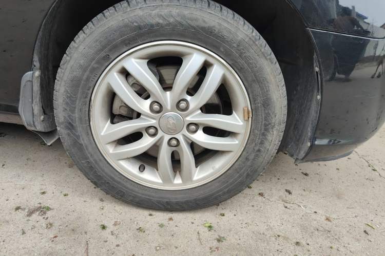Used Hyundai Celesta 2011 1.6L Manual Comfort Edition Right Front Wheel Hub