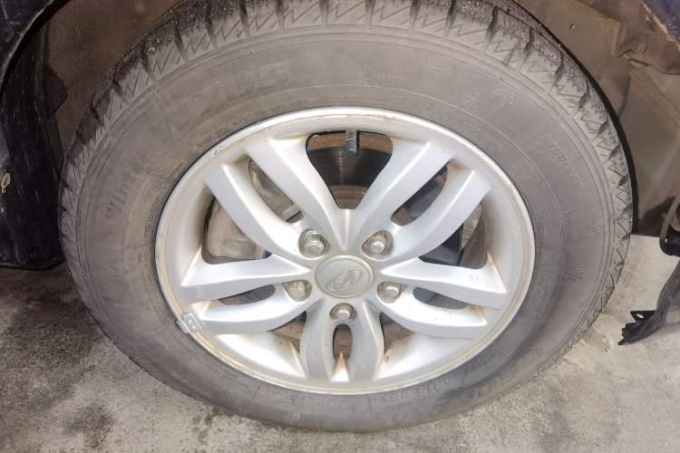 Used Hyundai Celesta 2011 1.6L Manual Comfort Edition Right Front Wheel Hub