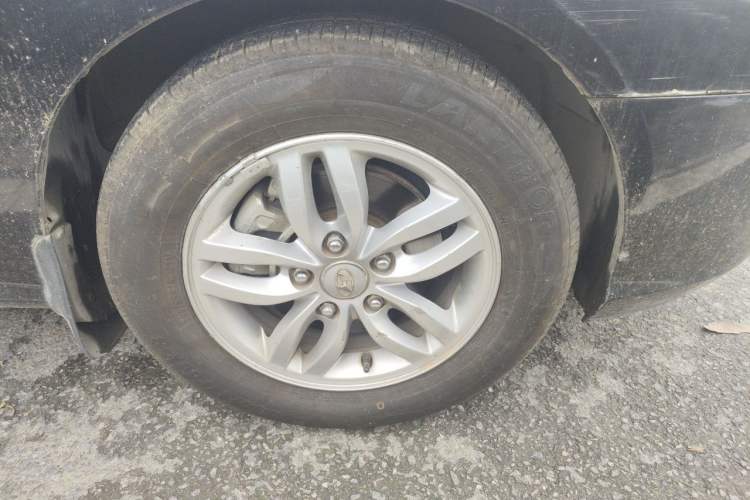 Used Hyundai Celesta 2011 1.6L Automatic Luxury Version Right Front Wheel Hub