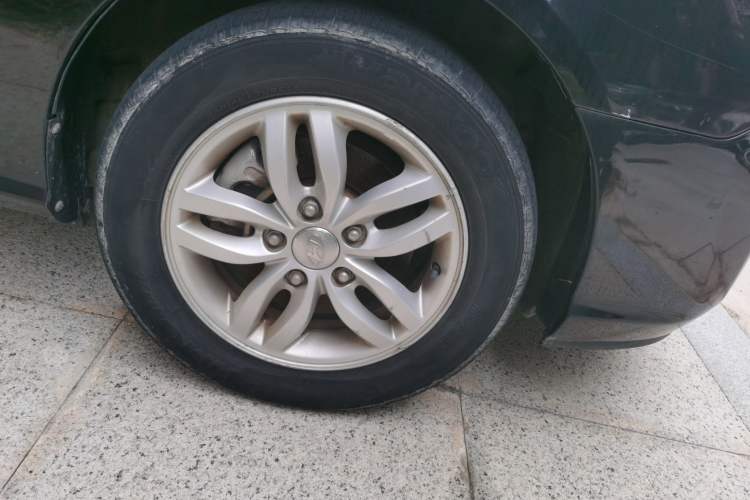 Used Hyundai Celesta 2011 1.6L Manual Comfort Edition Right Front Wheel Hub