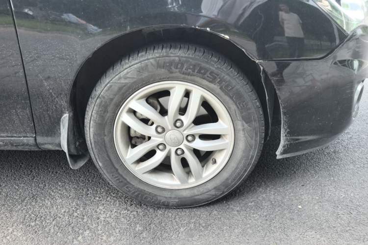 Used Hyundai Celesta 2011 1.6L Manual Luxury Model Right Front Wheel Hub