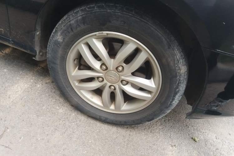 Used Hyundai Celesta 2011 1.6L Manual Comfort Edition Right Front Wheel Hub