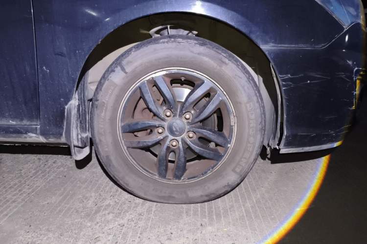 Used Hyundai Celesta 2011 1.6L Manual Comfort Edition Right Front Wheel Hub