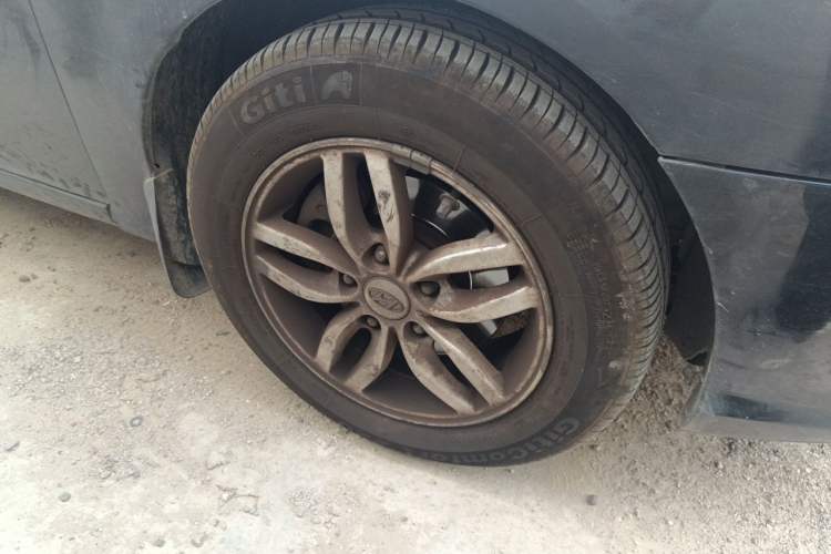 Used Hyundai Celesta 2011 1.6L Manual Comfort Edition Right Front Wheel Hub