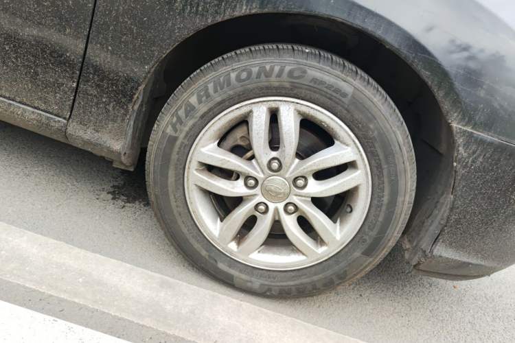 Used Hyundai Celesta 2011 1.6L Manual Comfort Edition Right Front Wheel Hub