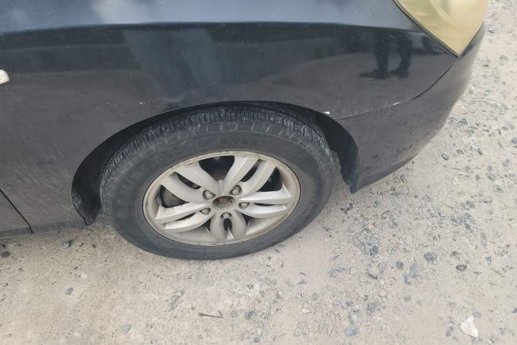 Used Hyundai Celesta 2011 1.6L Manual Comfort Edition Right Front Wheel Hub