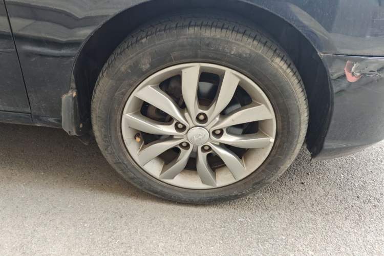 Used Hyundai Celesta 2011 1.6L Manual Comfort Edition Right Front Wheel Hub
