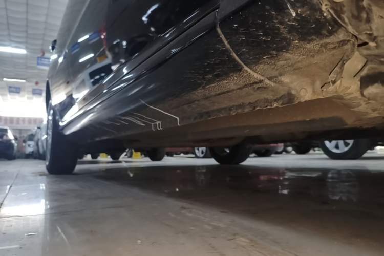 Used Hyundai Celesta 2011 1.6L Manual Comfort Edition Right Side Sill