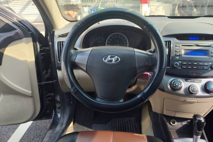 Used Hyundai Celesta 2011 1.6L Automatic Comfort Edition Steering Wheel