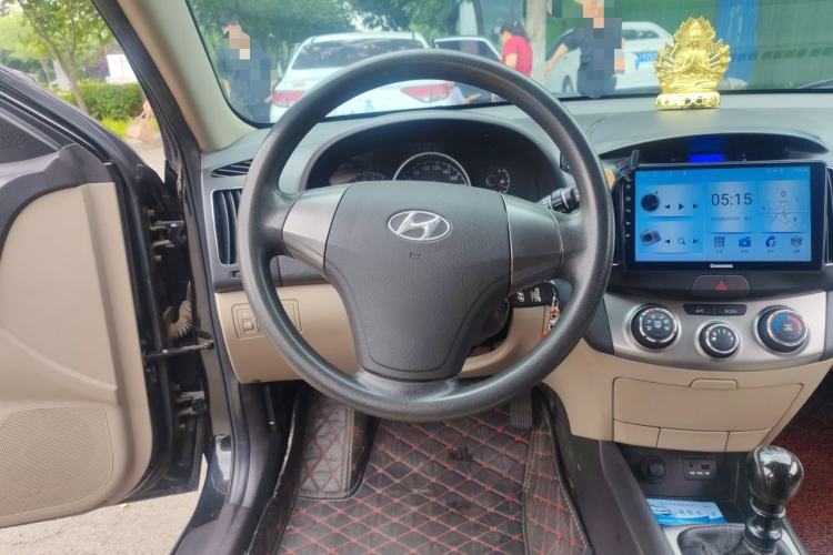 Used Hyundai Celesta 2011 1.6L Manual Luxury Model Steering Wheel