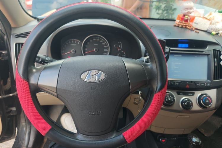 Used Hyundai Celesta 2011 1.6L Automatic Comfort Edition Steering Wheel